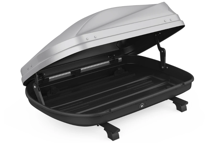 Car roof box kept open using supports