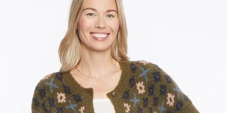 Lady wearing a knitted Fair Isle sweater