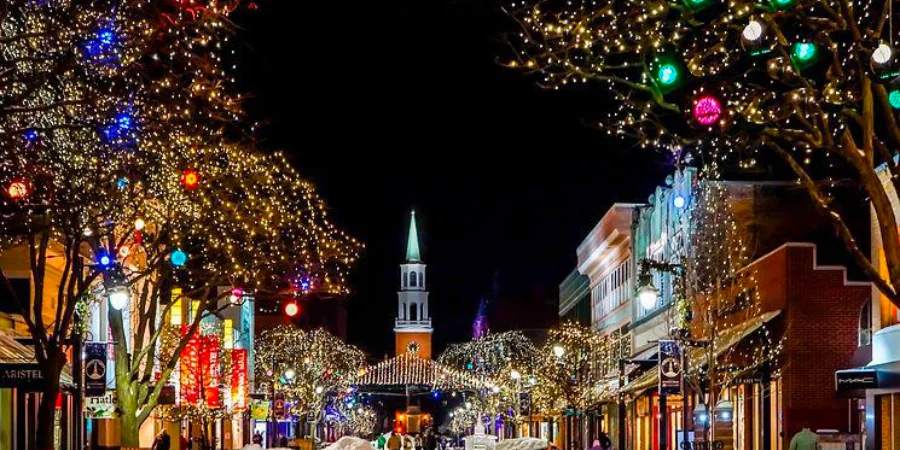 13 luzes de Natal atraentes para uso comercial e residencial   Reads