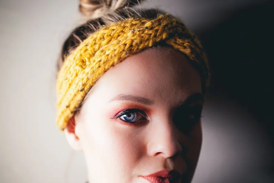 The Right Headband Style for Different Face Shapes Reads