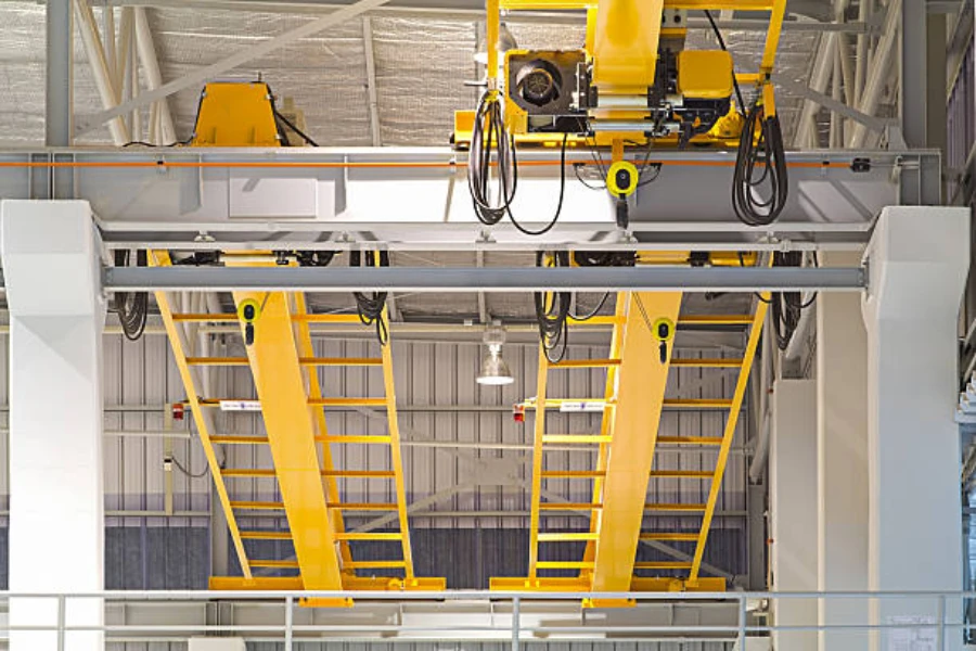 Factory overhead crane installed on a rail