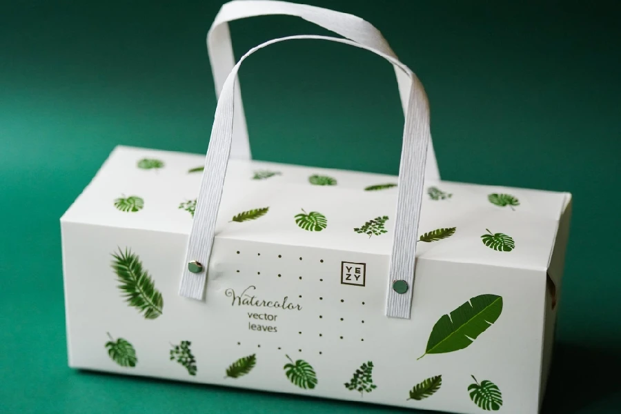 Leaf-patterned boxboard carton packaging