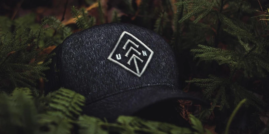 Black and white cap with embroidered logo