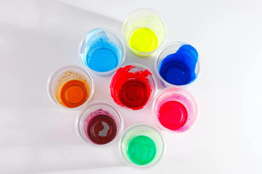 Eight cups with multiple colors