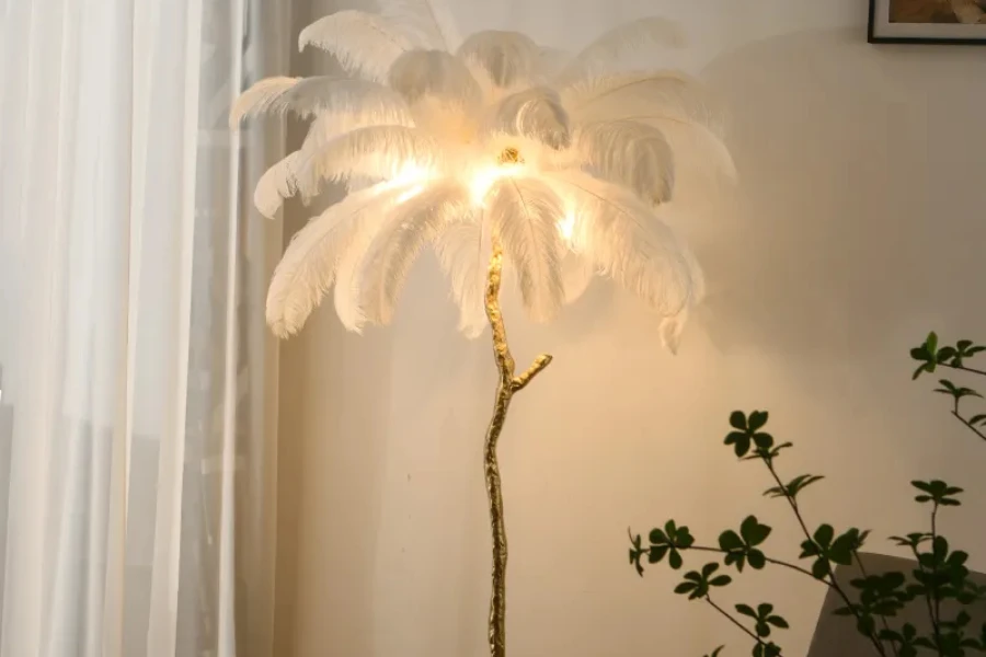 Lampadaire avec base en arbre et dessus à plumes blanches