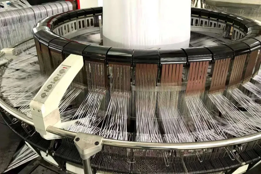 High-precision six-shuttles circular weaving loom machine
