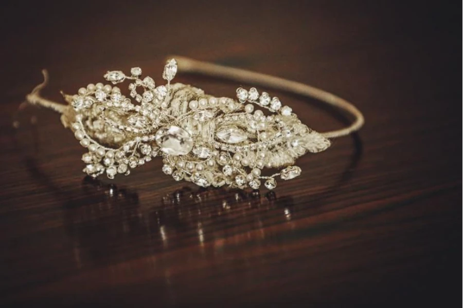 Wedding hair band with crystals