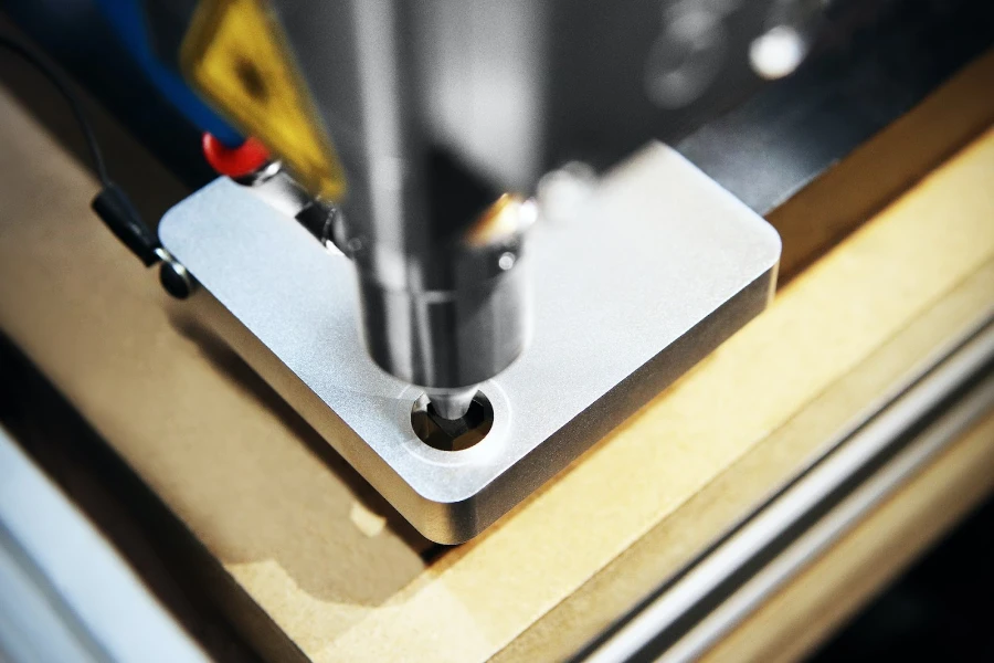 Industrial-grade laser head for engraving and cutting