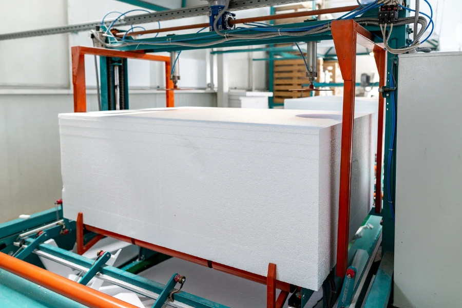 Industrial production of polystyrene foam insulation boards