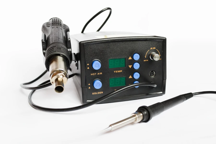 Soldering station with hot air gun