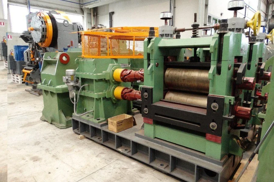 A steckel rolling metal mill