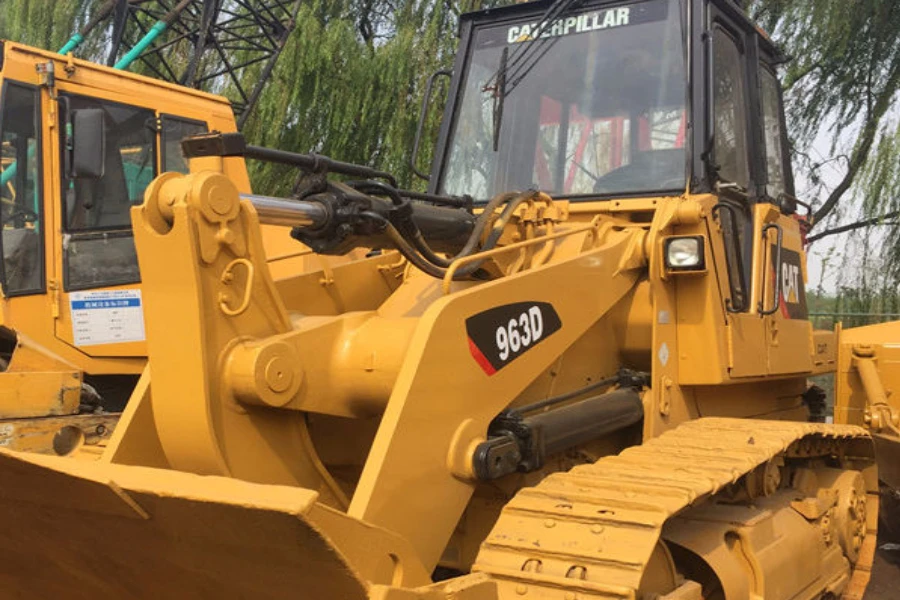 una cargadora de orugas Caterpillar Cat 960D usada