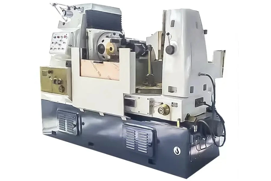Gear hobbing machine for automatic gear cutting