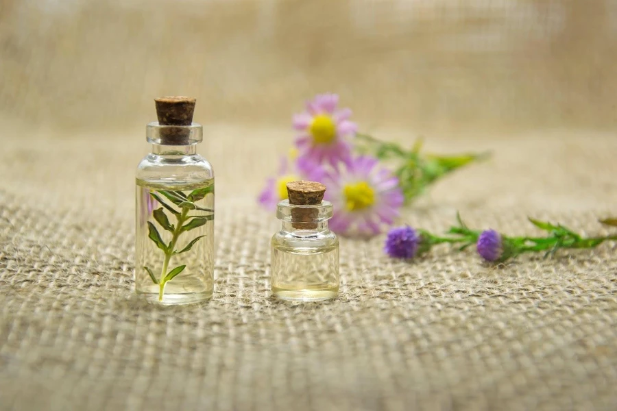 Dos aceites esenciales de flores utilizados en aromaterapia