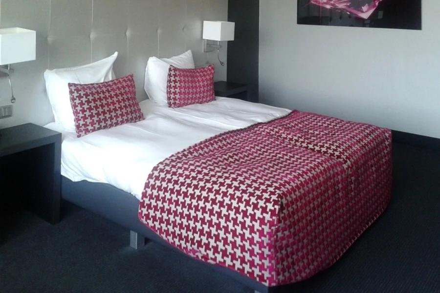 Houndstooth duvet cover and pillowcases