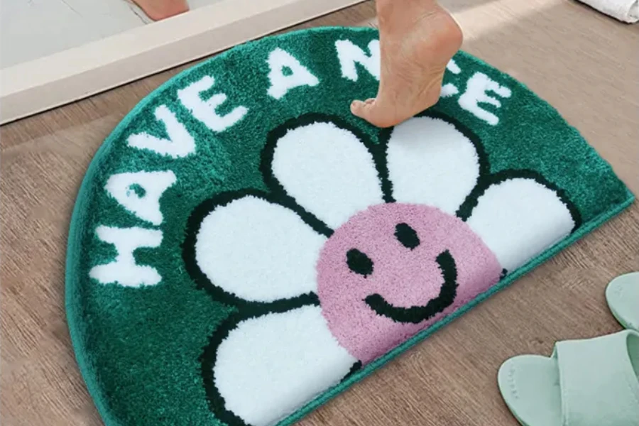 Patterned bath mat