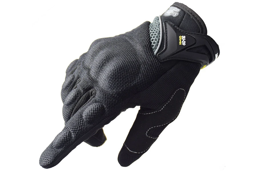 Riding gloves