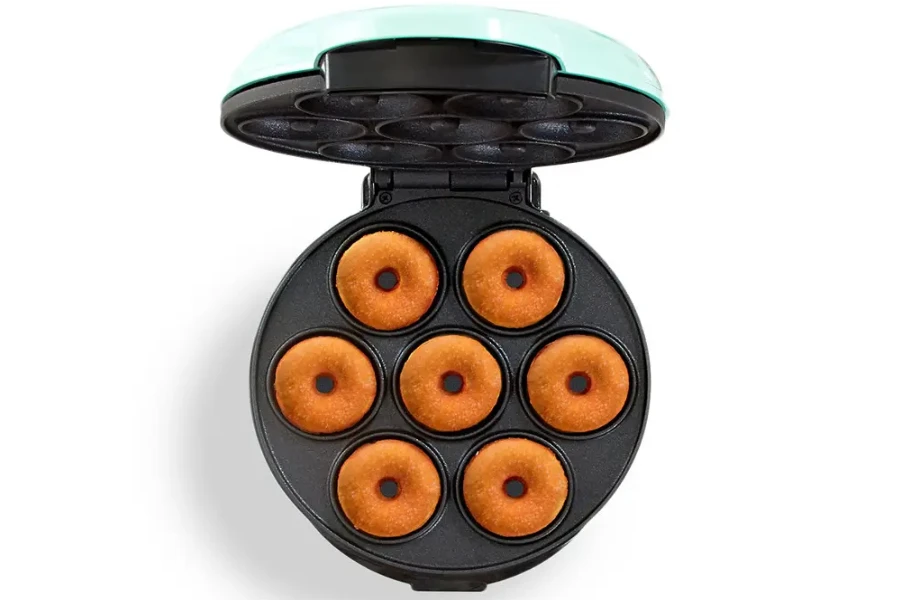 Round, mini donut maker machine for snacks