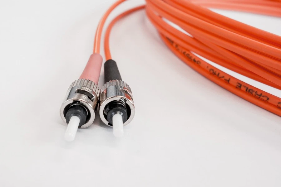 dos cables rojos