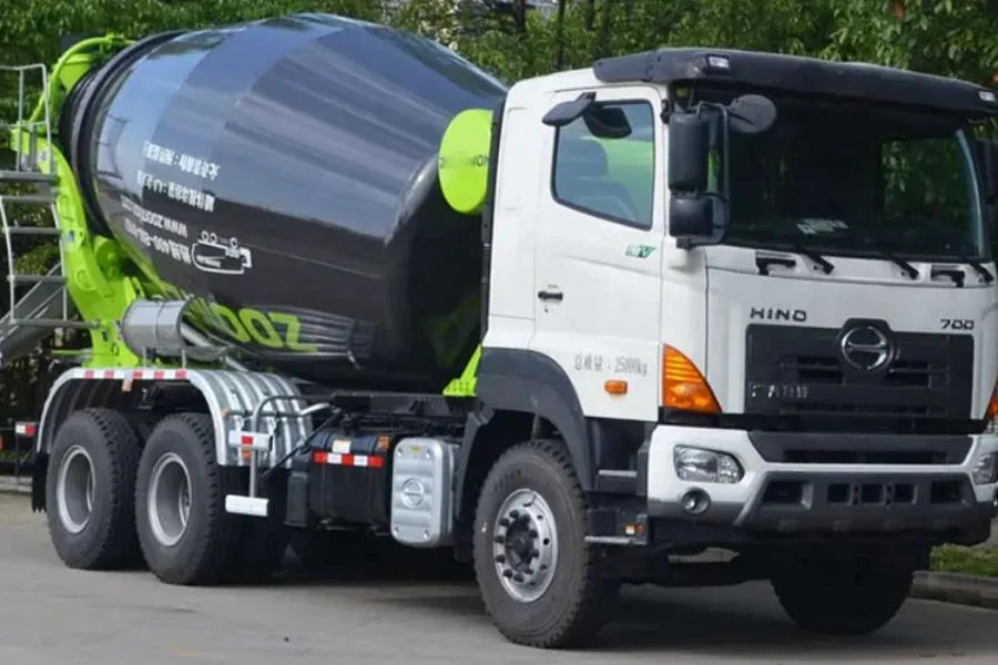 6×4 9-cubic-meter mini concrete transit mixer truck